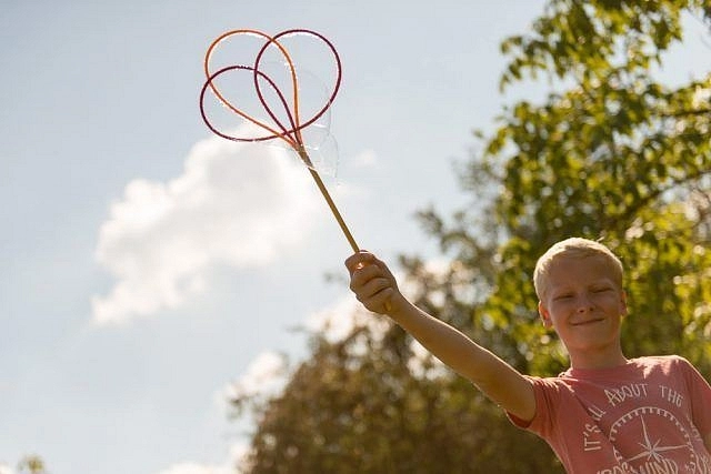 MEGABUBLINA - Multi šňůrka - obruč - MOTÝLEK PRO - šňůrka na obrovské bubliny -délka tyčky je 30 cm