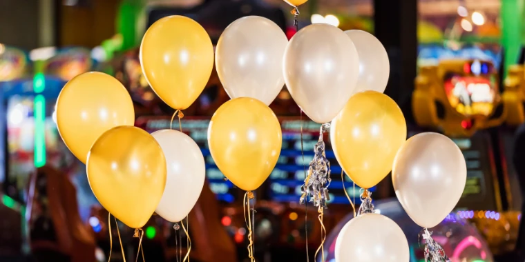 Plnění balónků heliem: Aby vaše událost měla šťávu